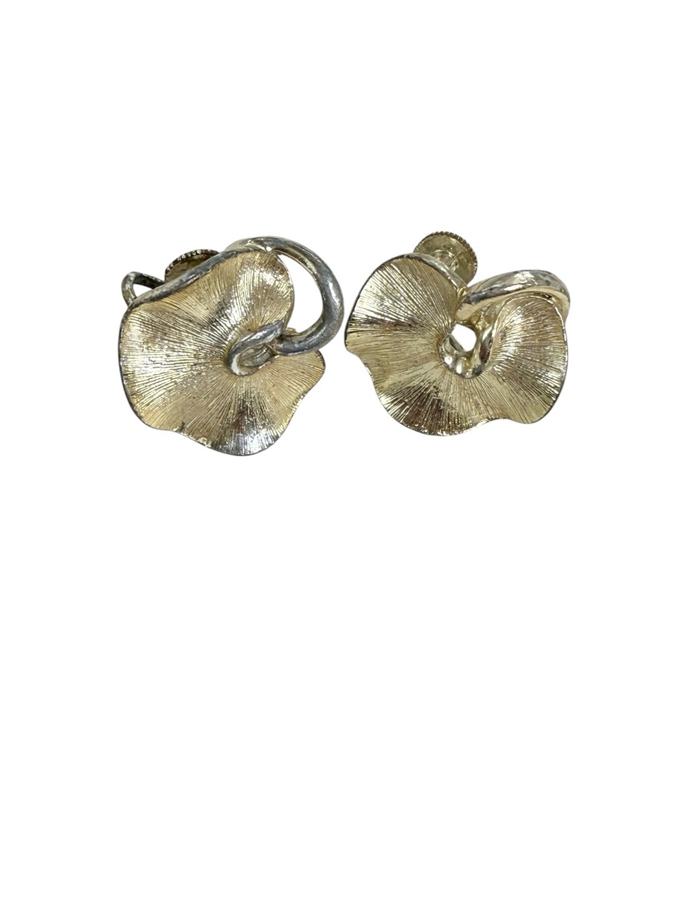 Lisner vintage Lisner gold-tone textured lily pad screw-back earrings